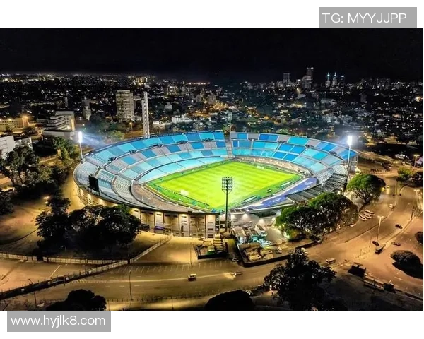 足球东东带你领略世界足球的魅力与激情探索球场背后的故事与传奇